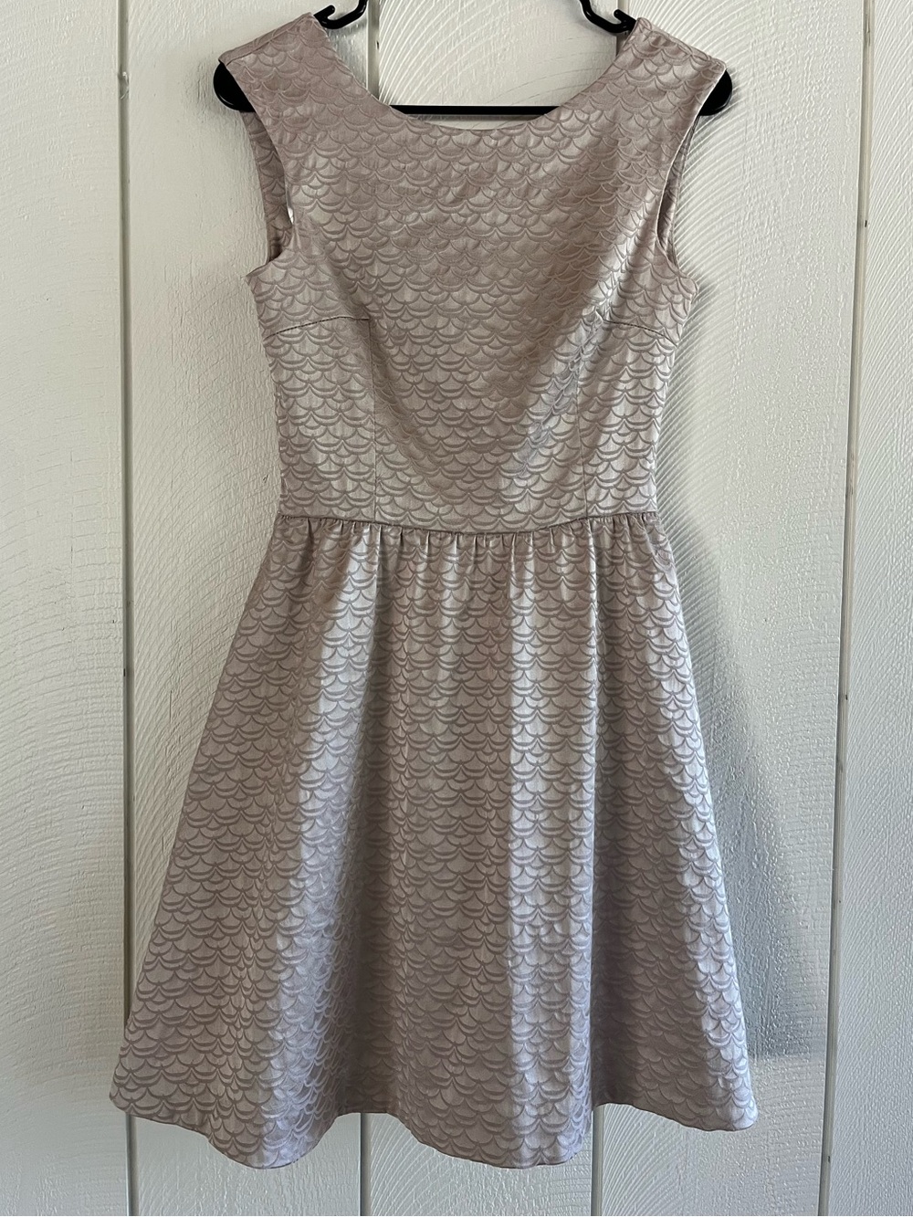 H&M Fit and Flare Dress with Scallop Design, Light Blush/Taupe Size 6